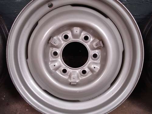 Roda com grampos.jpg